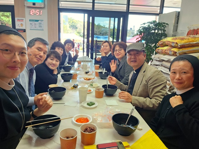 231021-마리아의 아들수도회 바자참석