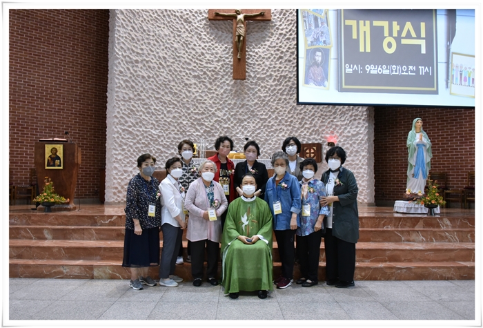 20220906-베르뇌대학 개강식 단체 사진