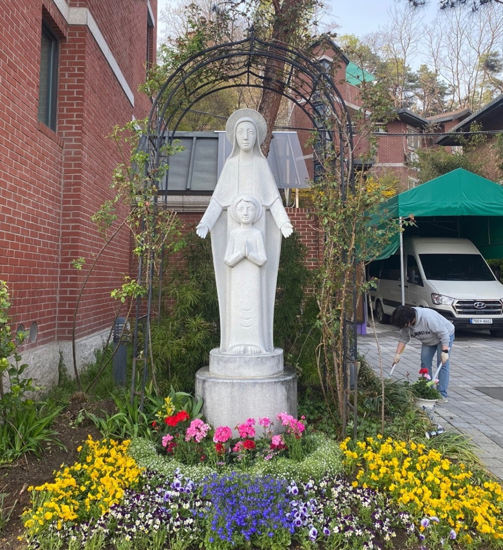 250411-성모동산꾸미기