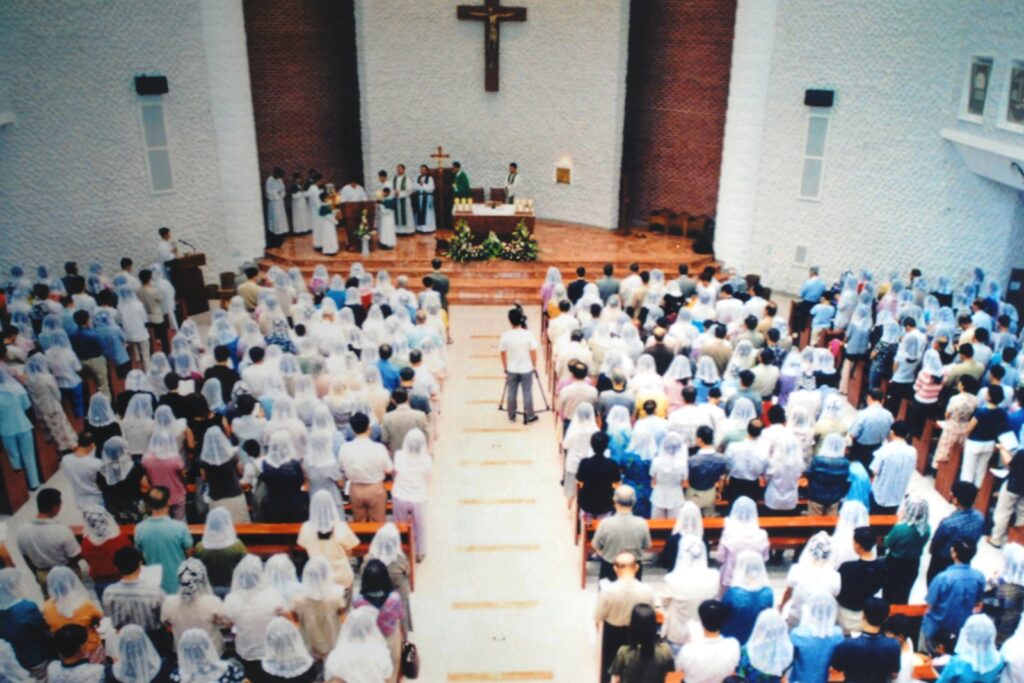 2001. 08. 12. 새성전 입당미사